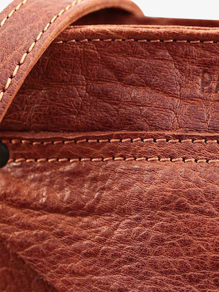 photo-matiere-sac-bandouliere-cuir-femme-marron-legavroche-naturel-paul-marius-w06-l