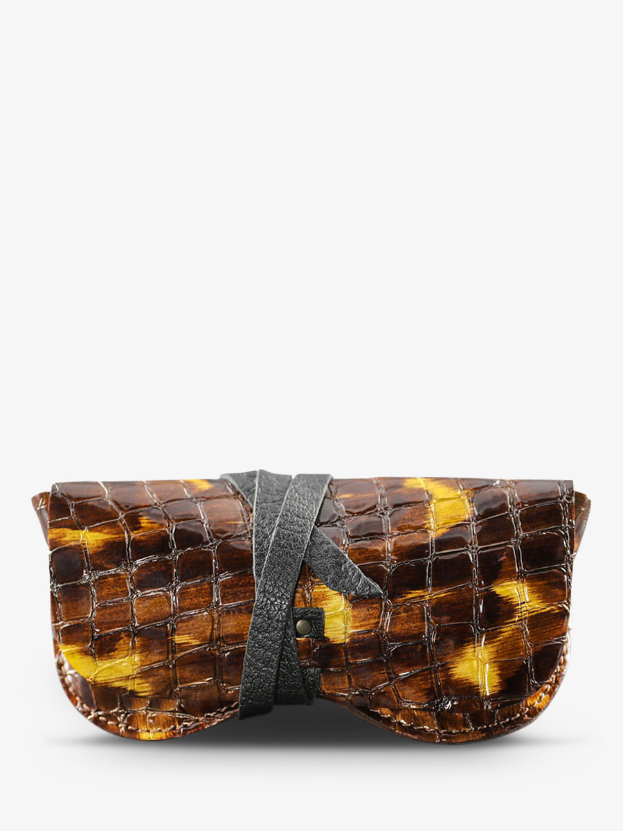 photo-vue-de-face-etui-a-lunette-argente-letui-a-lunettes-caiman-ambre-verni-paul-marius-m49-c-am