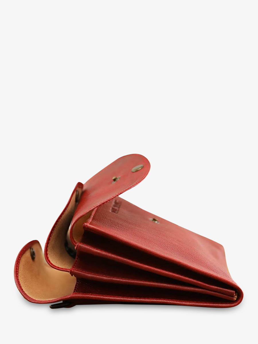 photo-vue-de-cote-sac-bandouliere-cuir-femme-rouge-laminaudiere-rouge-huile-paul-marius-m301-or
