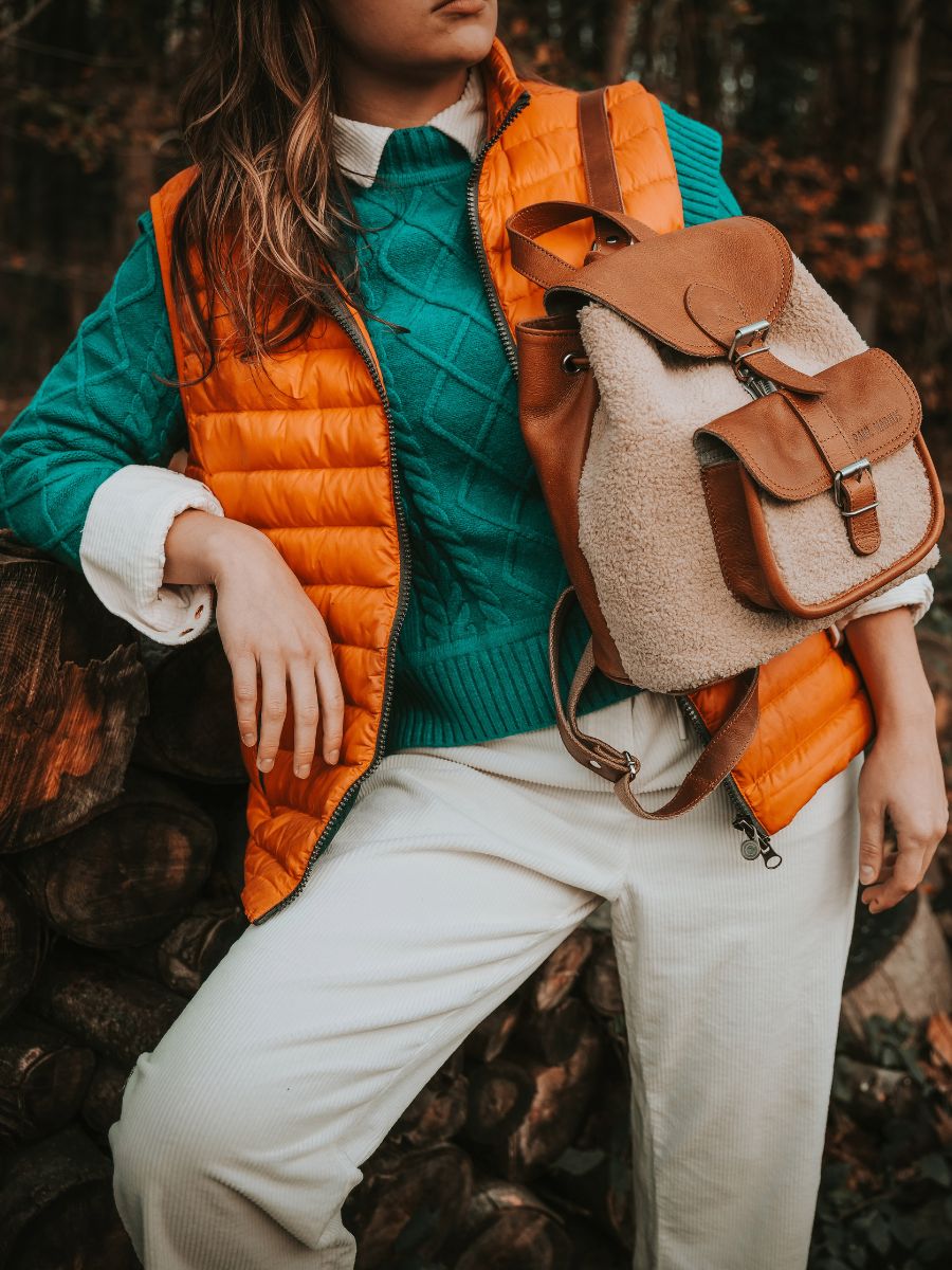 photo-portee-sac-a-dos-cuir-femme-marron-lebaroudeur-himalaya-naturel-huile-paul-marius-m40-sh-w-ol