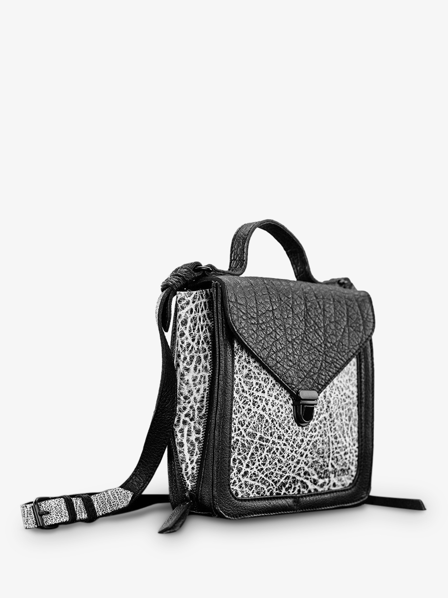 photo-vue-de-cote-petit-sac-bandouliere-cuir-femme-mistinguette-empreinte-paul-marius-w20-b-w