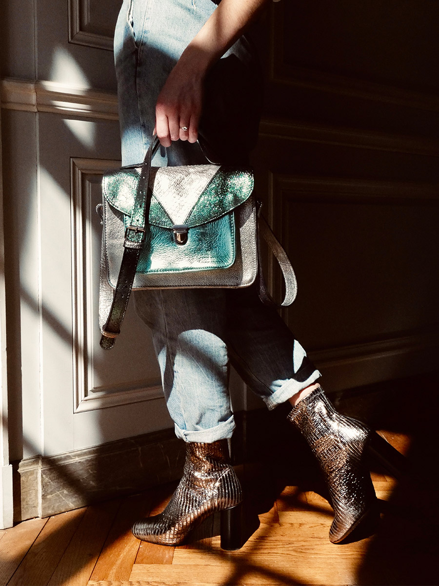 photo-portee-sac-bandouliere-cuir-femme-bleu-blanc-mademoiselle-george-chimere-polaire-paul-marius-w05-ch-s-blu
