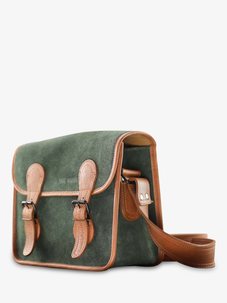 photo-vue-de-cote-sac-bandouliere-cuir-femme-marron-vert-lasacoche-s-pampa-naturel-vert-forêt-paul-marius-m72s10-ol-gf