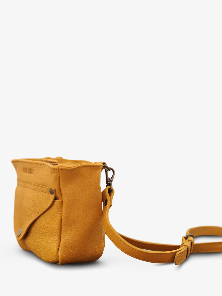 photo-vue-de-dos-sac-bandouliere-cuir-femme-jaune-legavroche-safran-paul-marius-w06-y