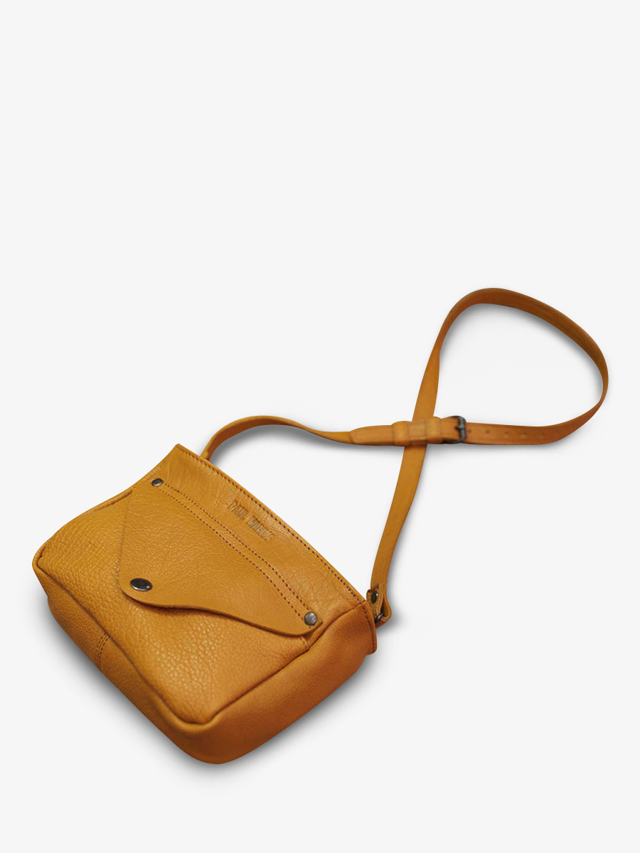 photo-portee-sac-bandouliere-cuir-femme-jaune-legavroche-safran-paul-marius-w06-y