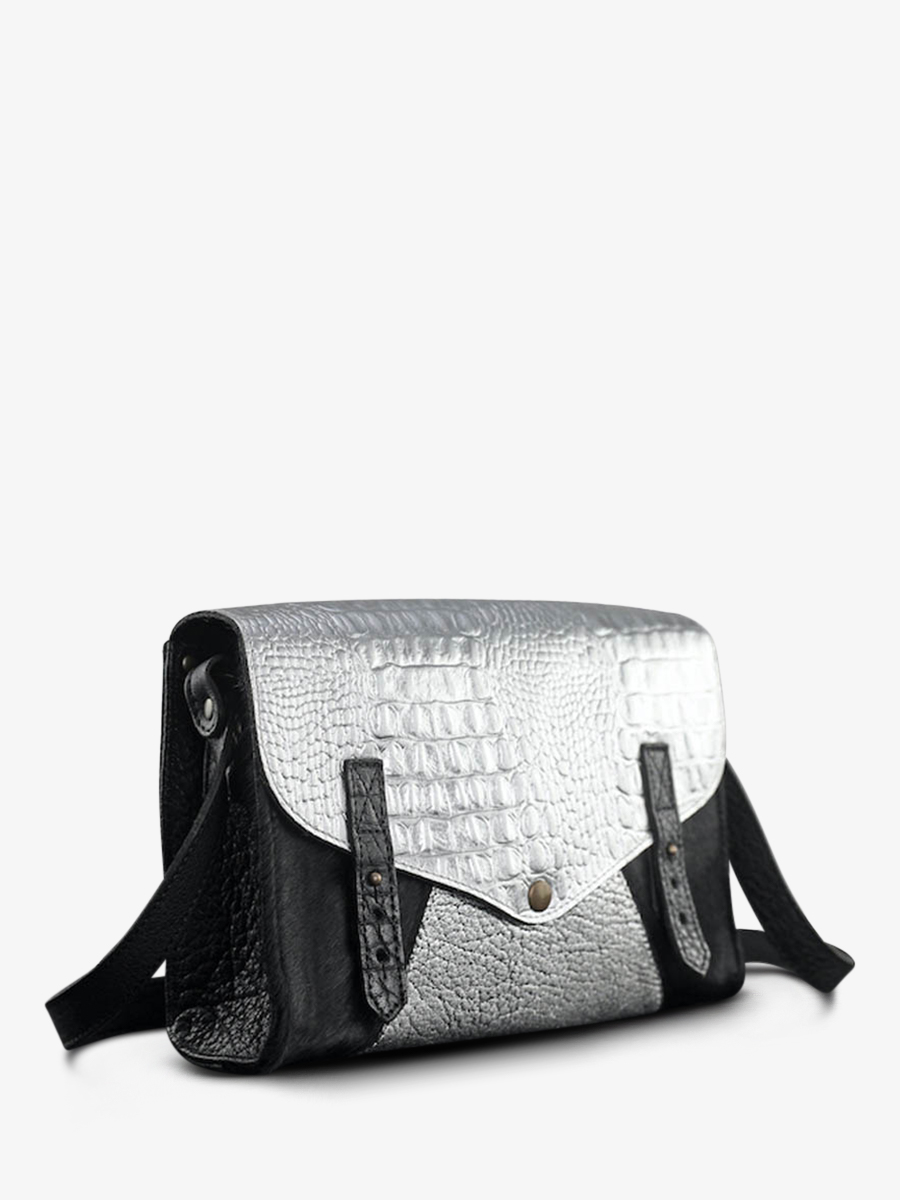 photo-vue-de-cote-sac-bandouliere-cuir-femme-argente-noir-lindispensable-caiman-argente-noir-paul-marius-w08-c-s-b