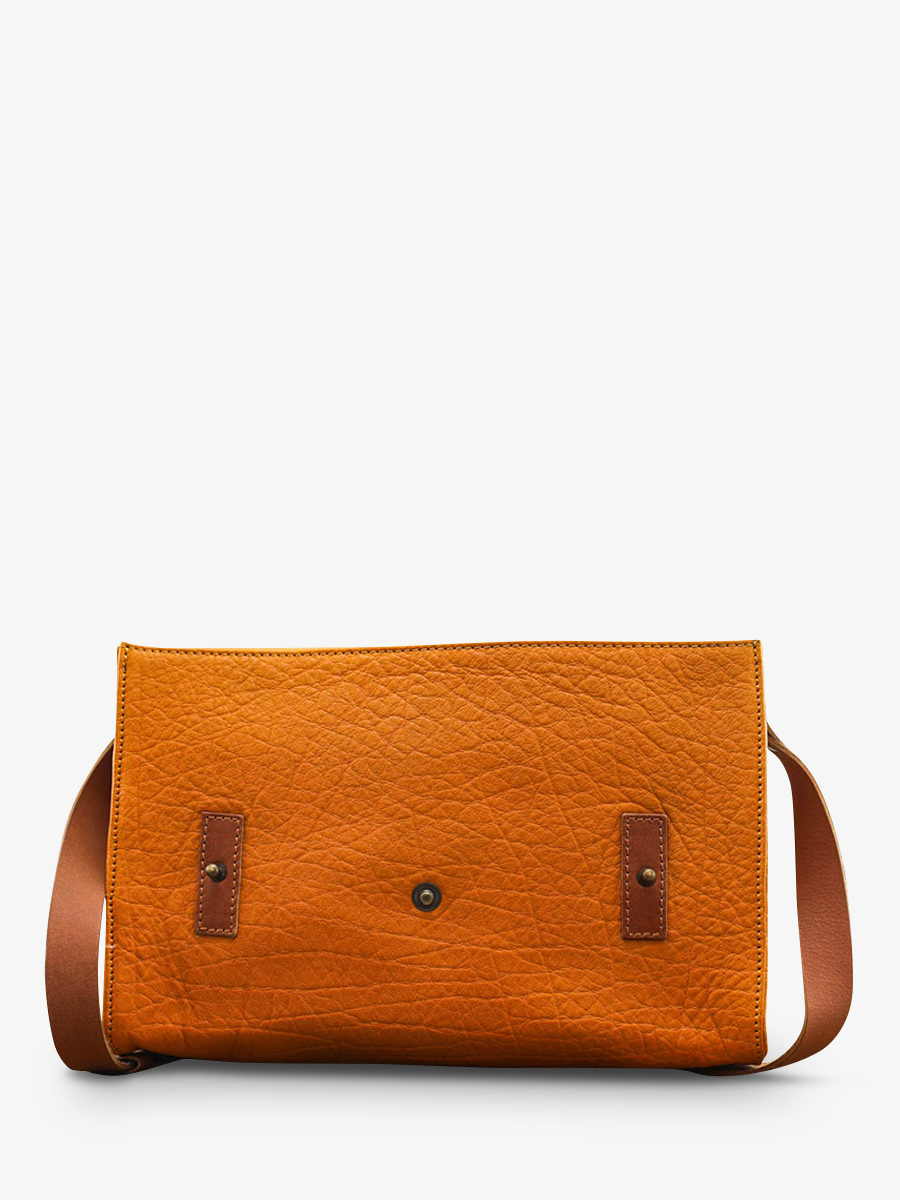 photo-vue-de-cote-sac-bandouliere-cuir-femme-jaune-argente-lindispensable-leopard-safran-argente-paul-marius-w08-lp-y-s