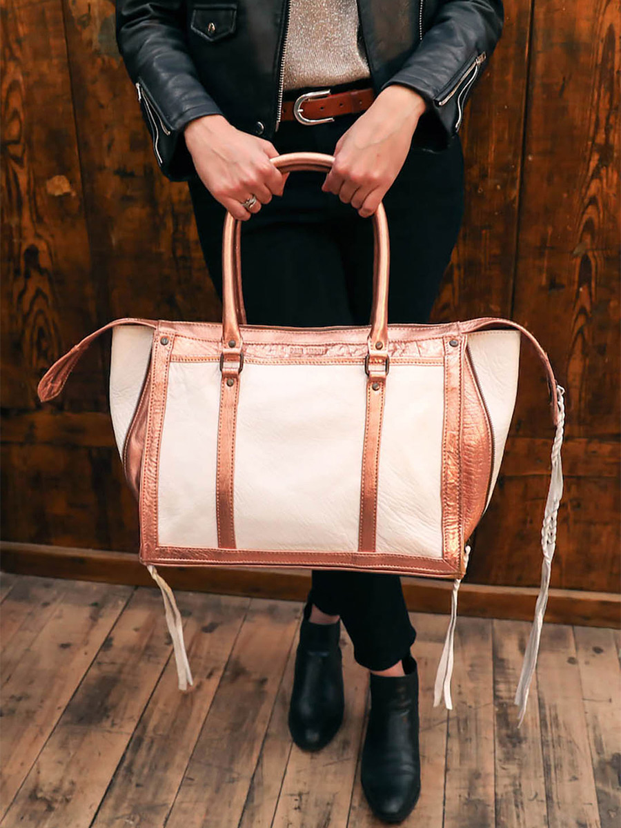 photo-portee-sac-a-main-cuir-business-rose-dore-blanc-lerive-droite-l-or-rose-blanc-paul-marius-w19l-g-pi-w