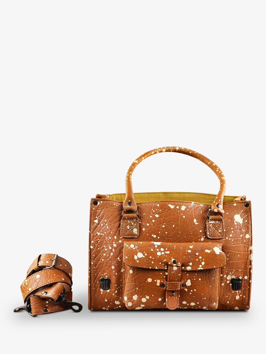 photo-vue-de-cote-sac-bandouliere-cuir-femme-beige-lerive-gauche-artiste-m-sable-paul-marius-w01m-a-n