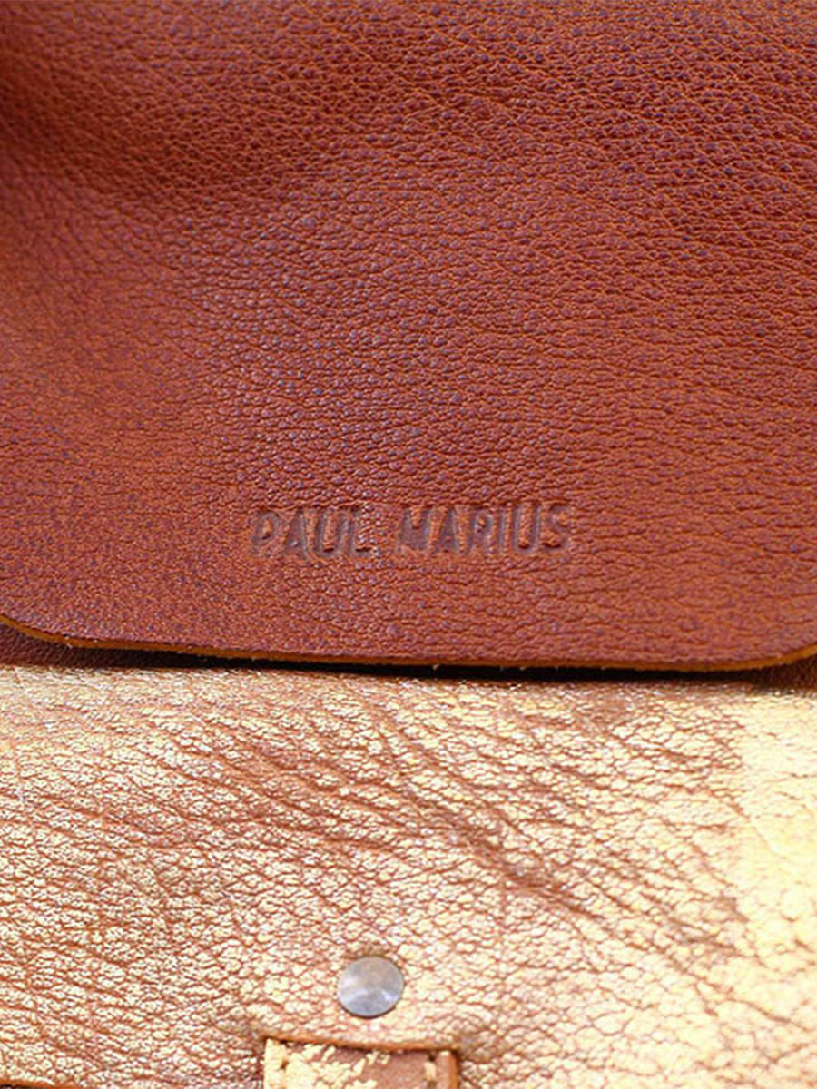 photo-matiere-sac-bandouliere-cuir-femme-marron-dore-lerive-gauche-m-naturel-dore-paul-marius-w01m-l-g