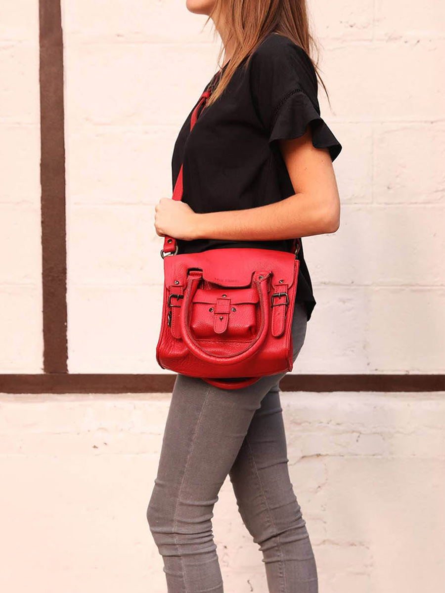 photo-portee-sac-bandouliere-cuir-femme-rouge-lerive-gauche-s-rouge-carmin-paul-marius-w01s-r