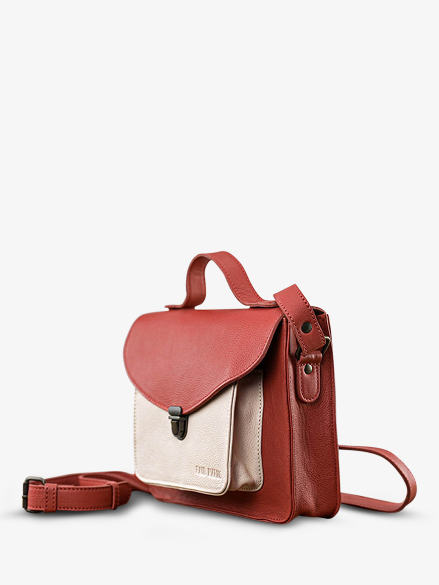 photo-vue-de-cote-sac-bandouliere-cuir-femme-rouge-mademoiselle-george-cupcake-fruits-des-bois-paul-marius-w05-ck-be