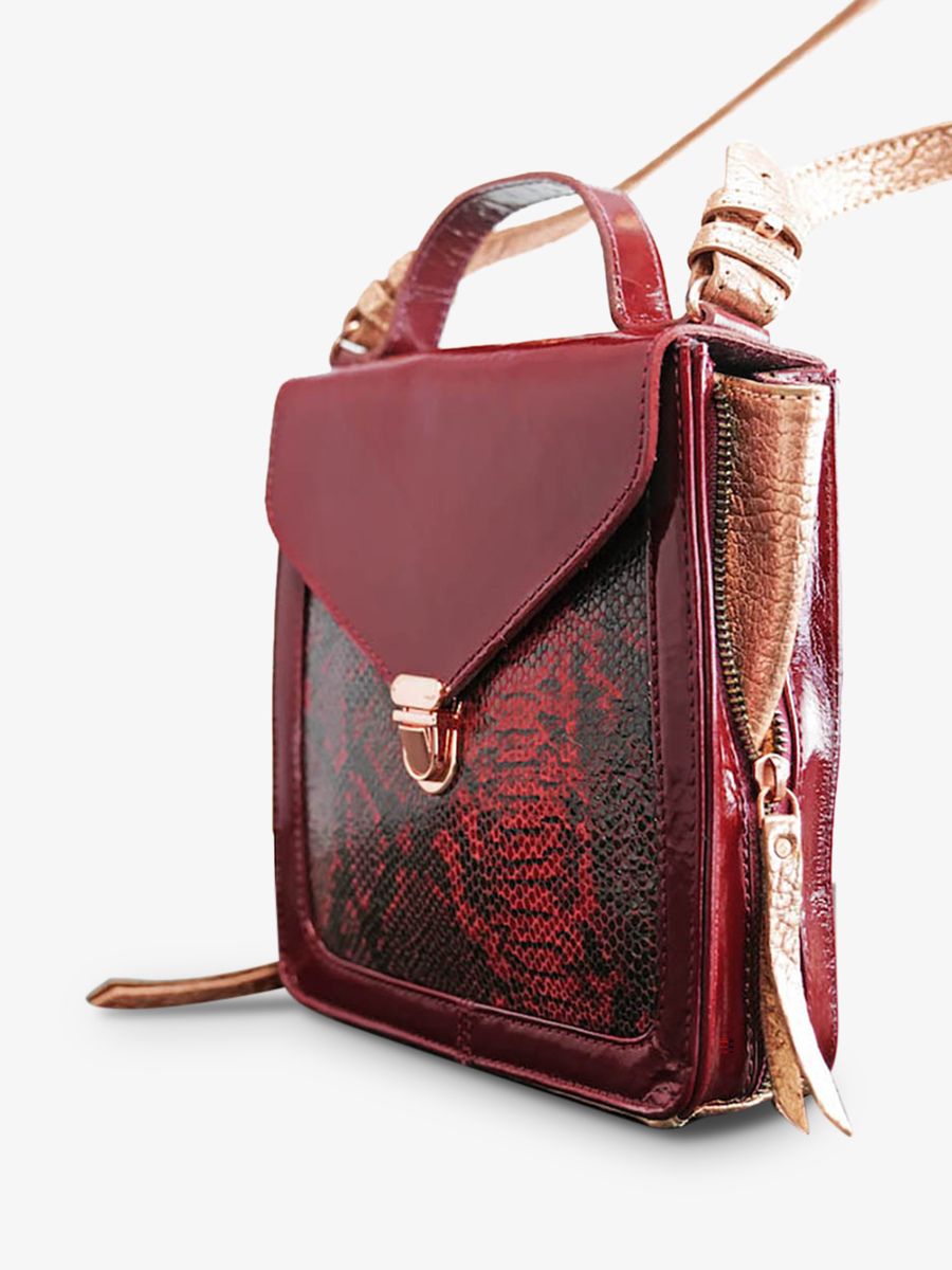 photo-vue-de-cote-petit-sac-bandouliere-cuir-femme-mistinguette-passion-paul-marius-w20-pa