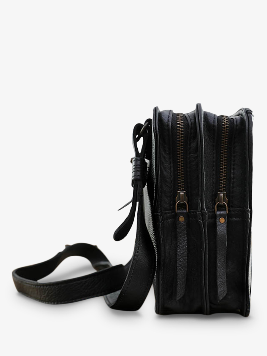 photo-vue-de-face-sac-bandouliere-cuir-femme-noir-legraphique-noir-paul-marius-w17-b