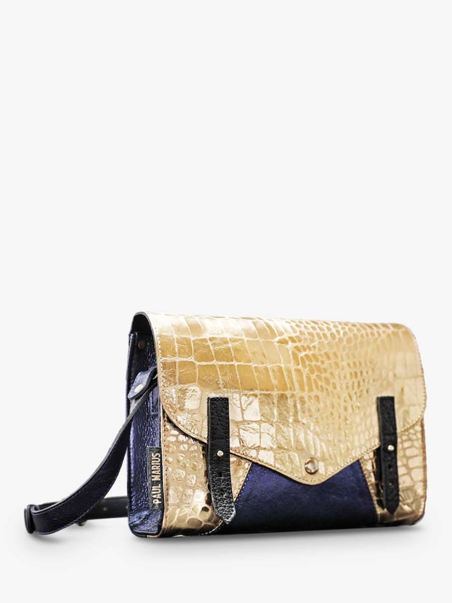 photo-vue-de-cote-sac-bandouliere-cuir-femme-dore-bleu-lindispensable-caiman-or-bleu-metallise-paul-marius-w08-c-g-mcblu