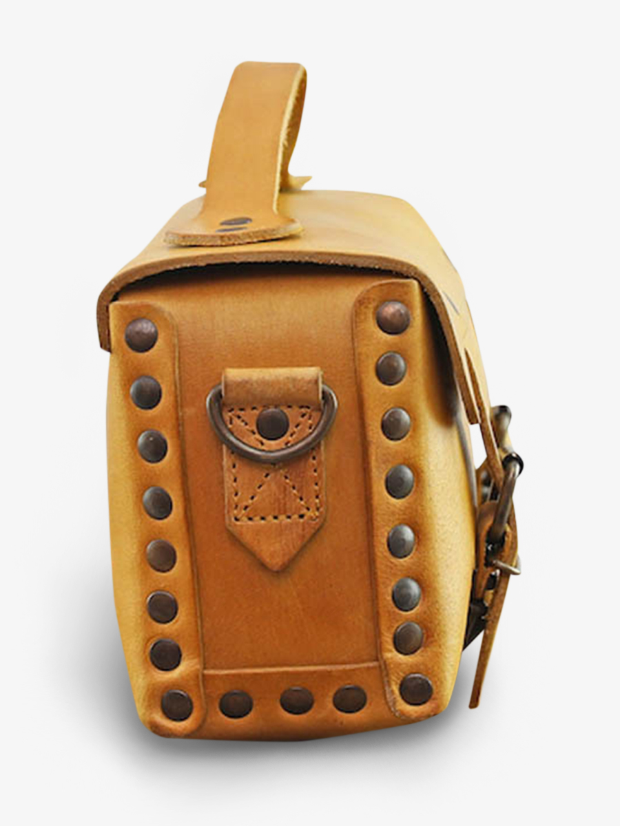 photo-vue-de-cote-sac-bandouliere-cuir-femme-jaune-lartisane-safran-paul-marius-p02-y