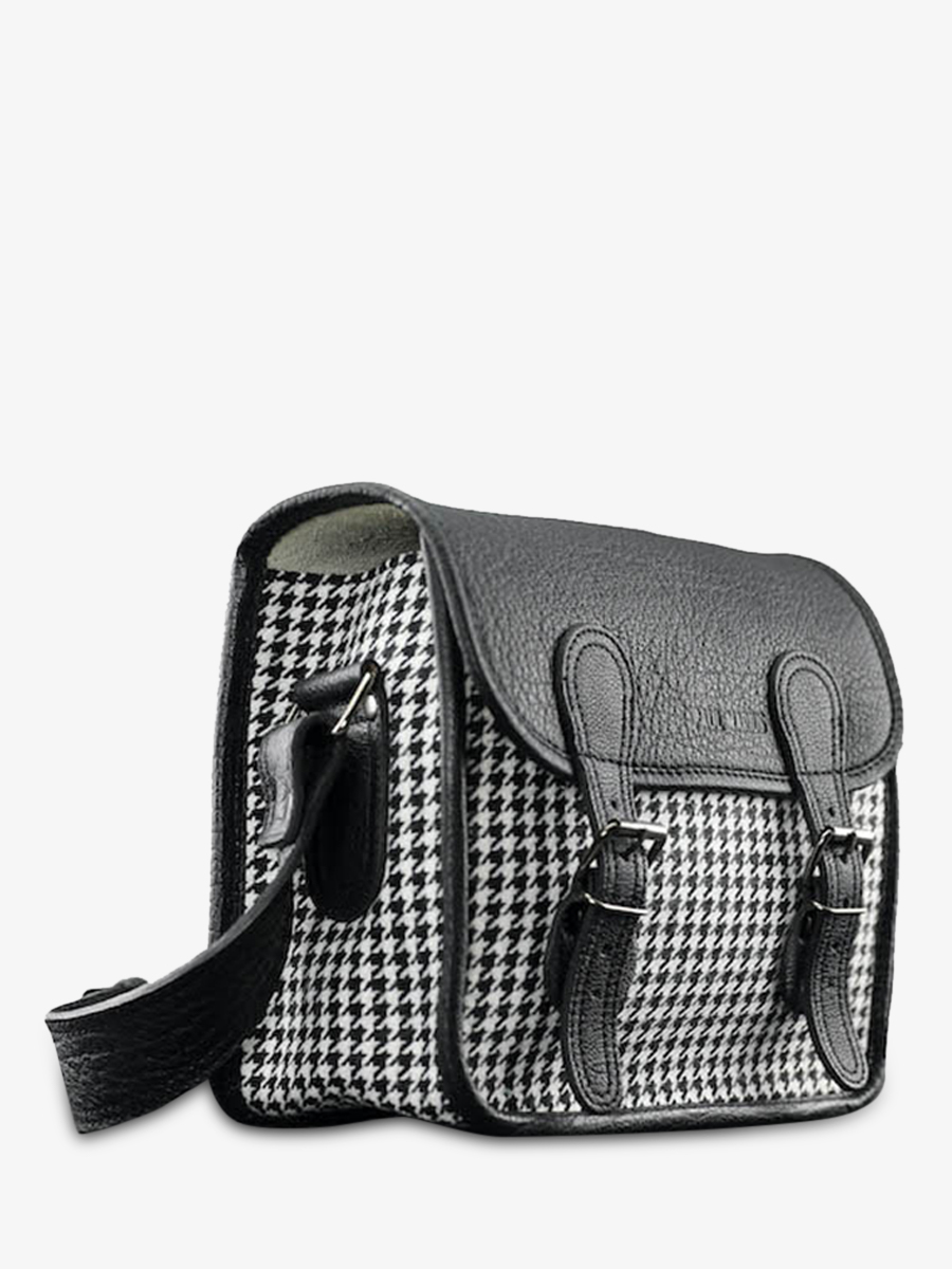 photo-vue-de-cote-sac-bandouliere-cuir-femme-noir-lasacoche-s-grand-prix-noir-paul-marius-m02s10-hs-b