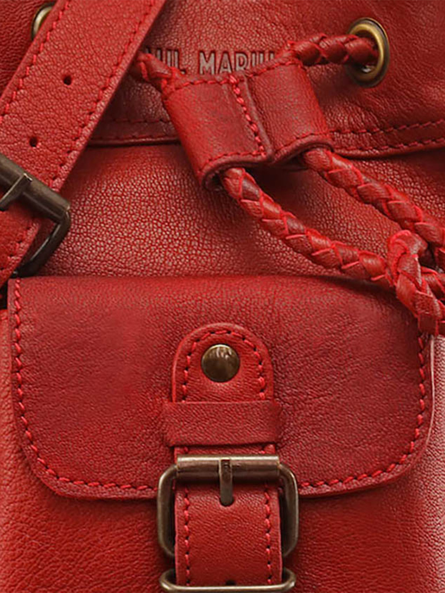 photo-matiere-sac-seau-cuir-femme-rouge-leflâneur-rouge-huile-paul-marius-m303-or