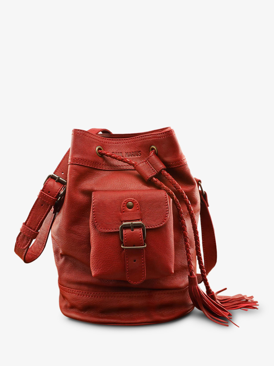 photo-vue-de-face-sac-seau-cuir-femme-rouge-leflâneur-rouge-huile-paul-marius-m303-or