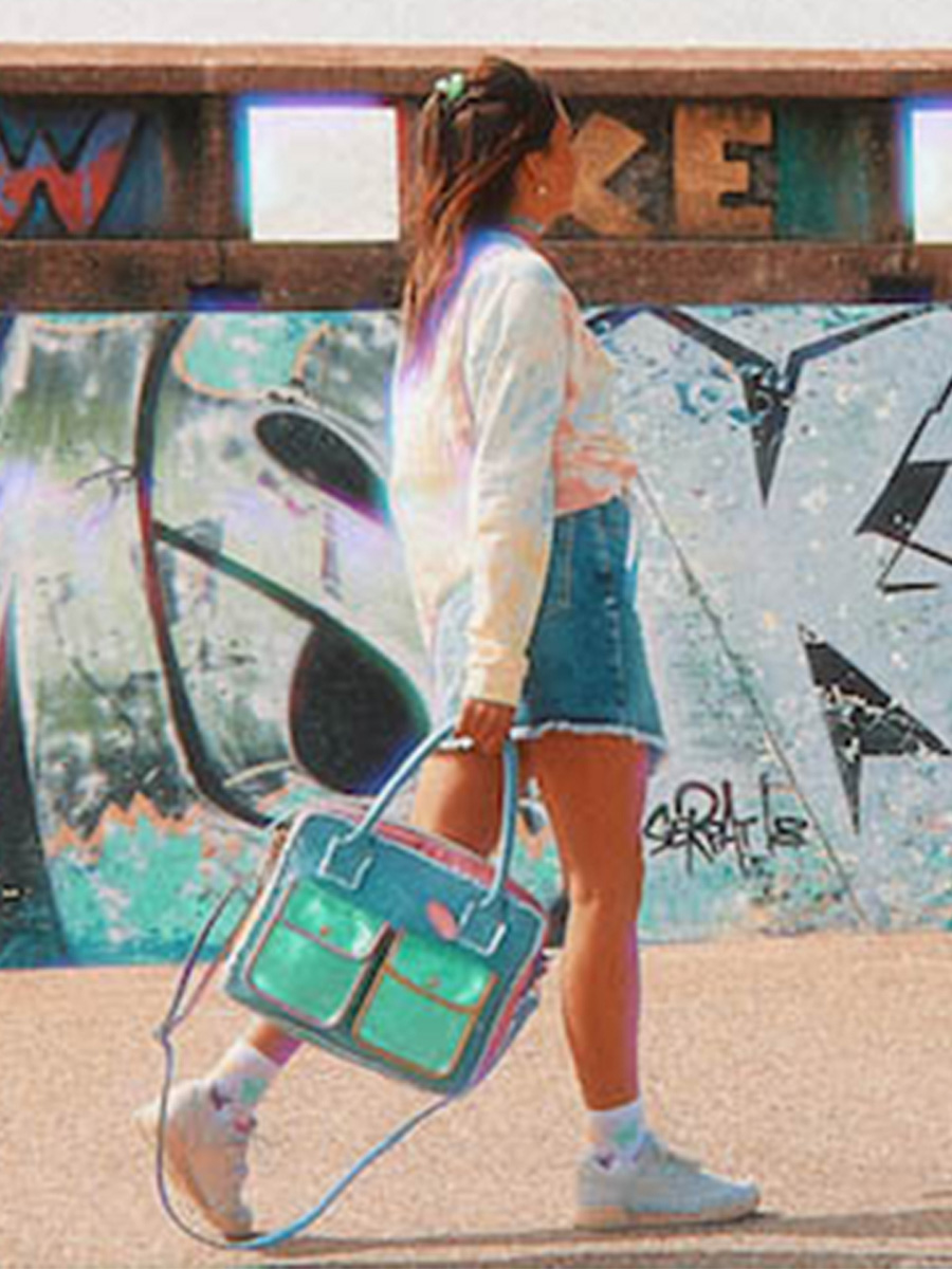 photo-portee-porte-document-cuir-femme-ledandy-90s-paul-marius-w04-denim