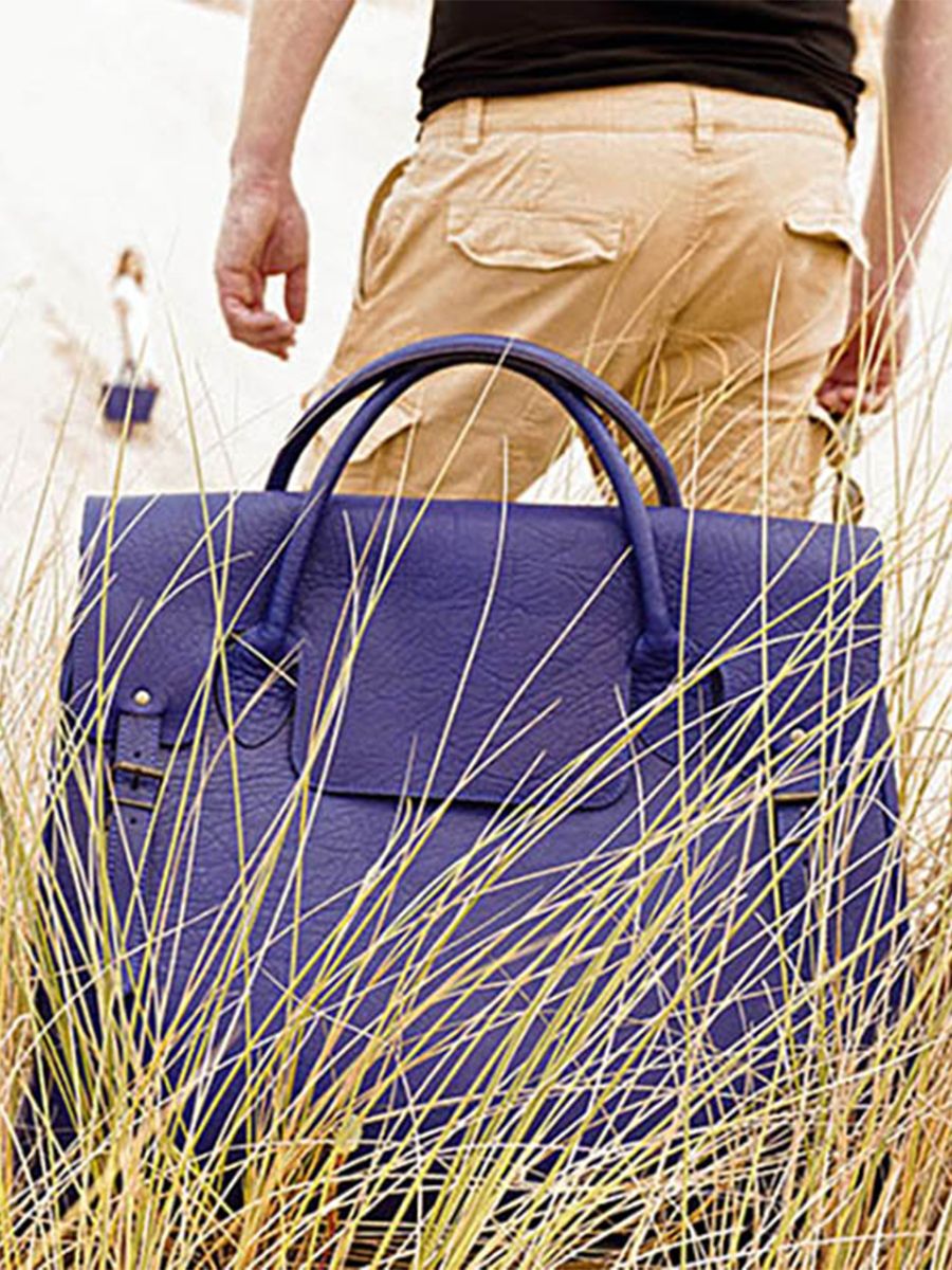 photo-portee-grand-sac-de-voyage-cuir-homme-bleu-rouen-delhi-bleu-egyptien-paul-marius-m105-egb