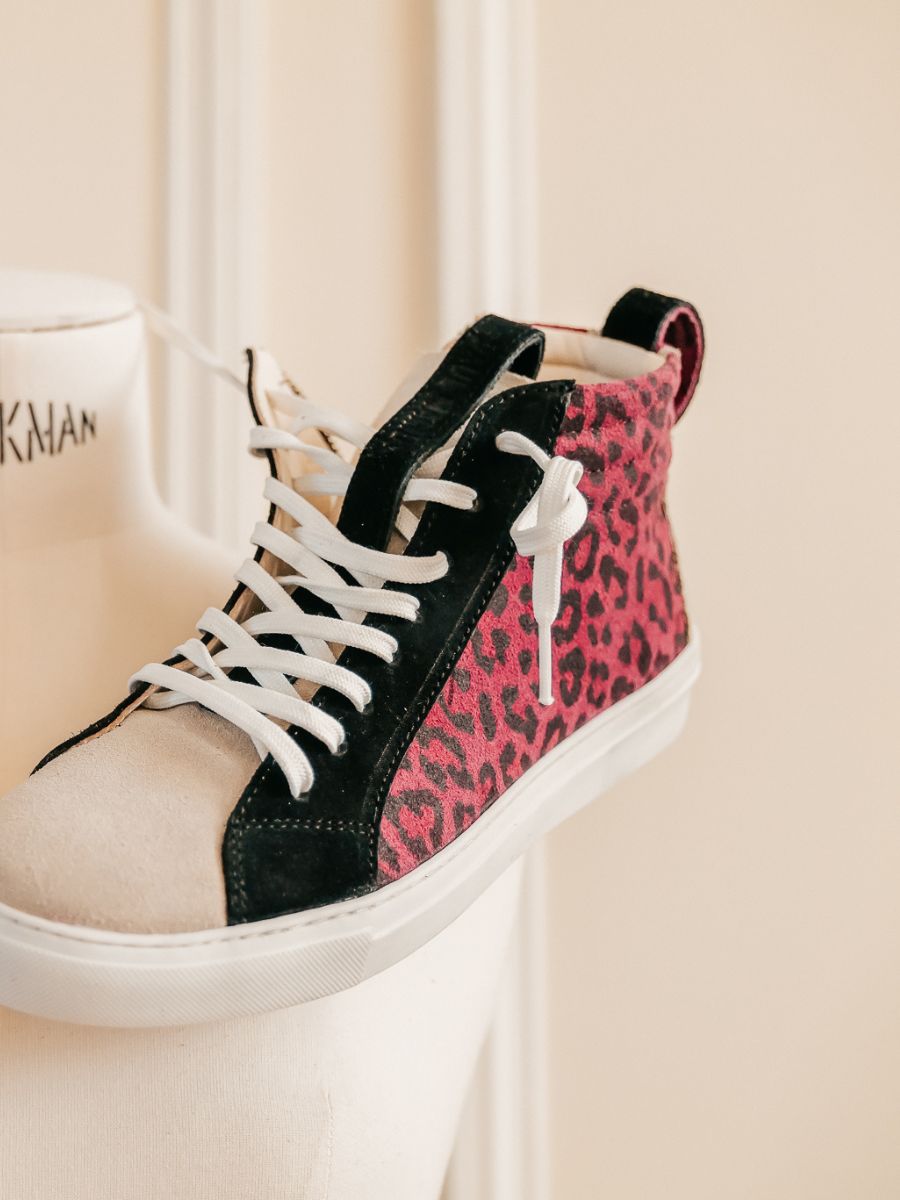photo-vue-de-cote-sneaker-femme-cuir-leopard-violet-pm001-leopard-prune-paul-marius-pm001-lp-p-s35