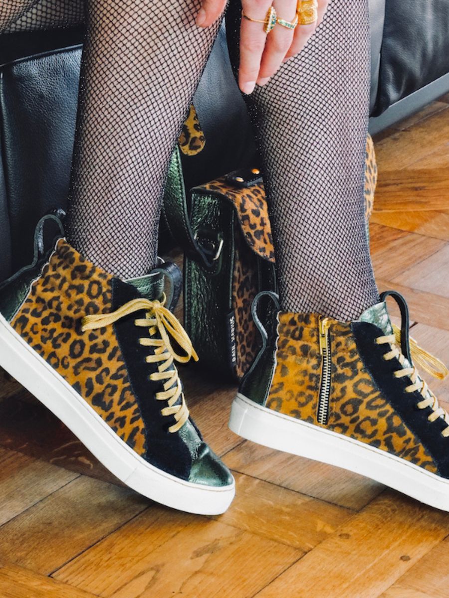 photo-vue-de-face-sneaker-femme-cuir-leopard-vert-marron-pm001-leopard-naturel-kaki-metallise-paul-marius-pm001-lp-l-mcgr-s36