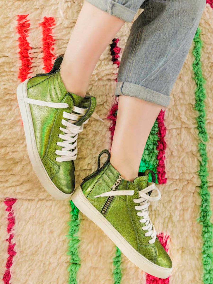 photo-portee-sneaker-femme-cuir-vert-pm001-absinthe-paul-marius-pm001-gr-b-s35-