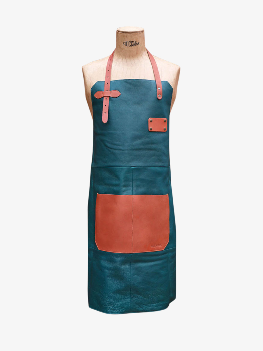 photo-portee-tablier-cuir-jardinage-vert-bleu-letablier-en-cuir-cobalt-paul-marius-apron-leather-db