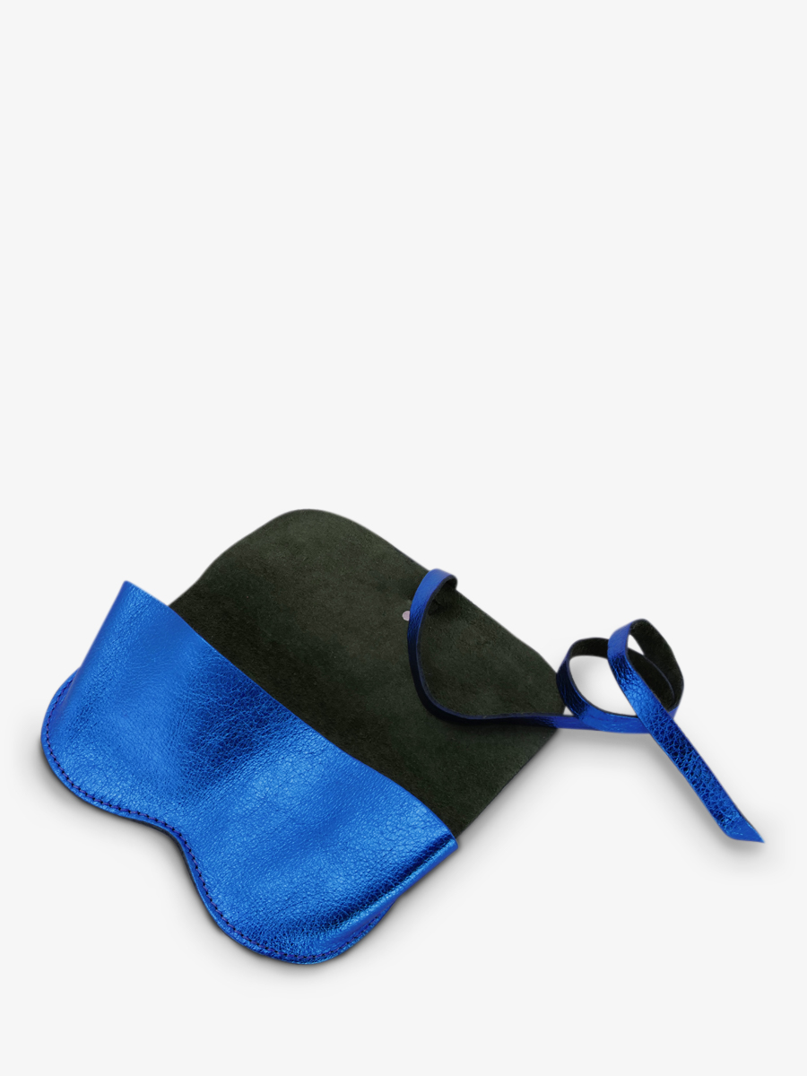 photo-vue-de-cote-etui-a-lunettes-cuir-femme-bleu-l-etui-a-lunettes-ultraviolet-paul-marius-m49-uv-b