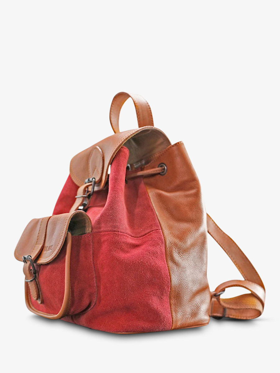 photo-vue-de-cote-sac-a-dos-cuir-femme-marron-violet-lebaroudeur-pampa-naturel-raisin-paul-marius-m39-ol-dr