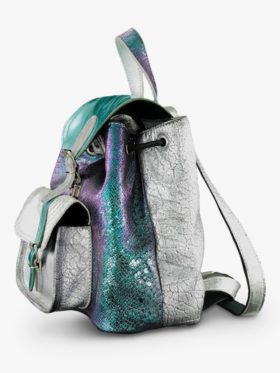 photo-vue-de-cote-sac-a-dos-cuir-femme-bleu-blanc-lebaroudeur-chimere-polaire-paul-marius-m40-ch-s-blu