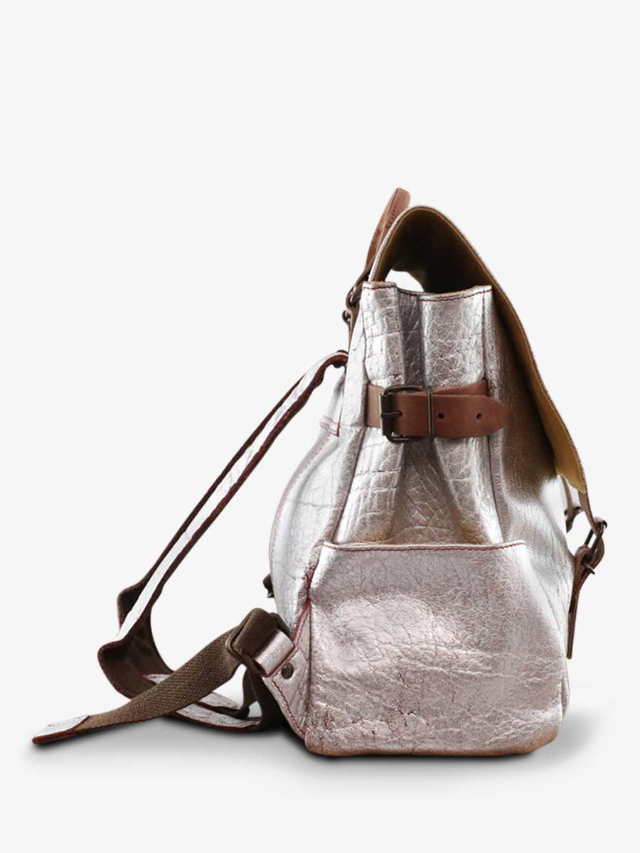 photo-vue-de-cote-sac-a-dos-en-cuir-argente-laudacieux-brique-argente-paul-marius-w14-rs