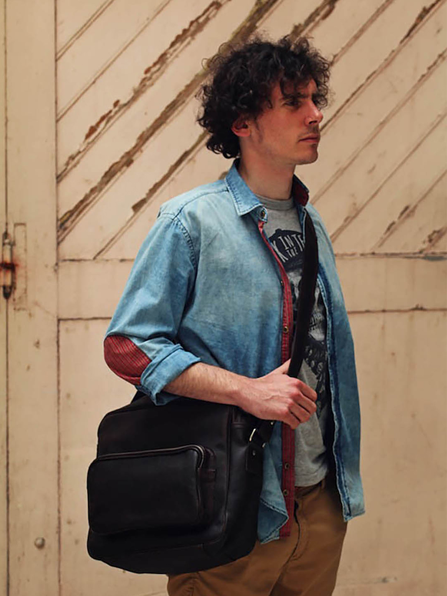 photo-portee-sac-48h-cuir-homme-noir-leretro-indus-paul-marius-m15-d
