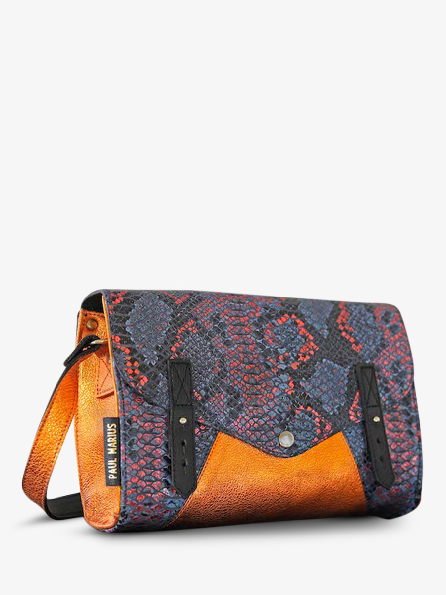 photo-vue-de-cote-sac-bandouliere-cuir-femme-bleu-orange-lindispensable-python-abysse-orange-metallise-paul-marius-w08-p-ab-mco