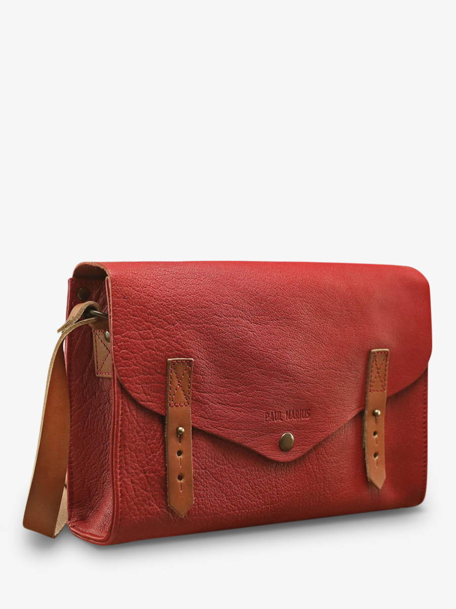 photo-vue-de-cote-sac-bandouliere-cuir-femme-rouge-lindispensable-rouge-carmin-paul-marius-w08-r