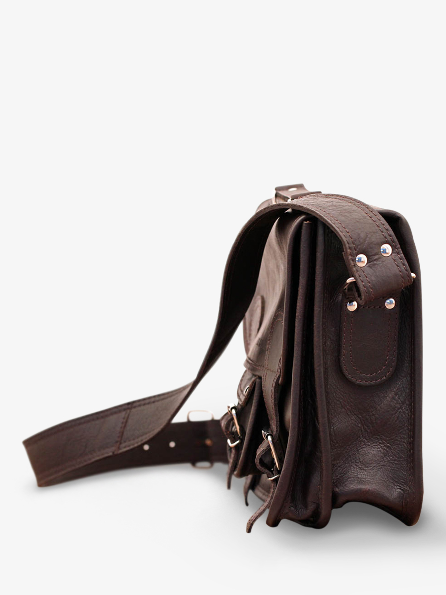 photo-vue-de-cote-petit-porte-document-cuir-noir-lecartable-s-indus-paul-marius-m01s12-d