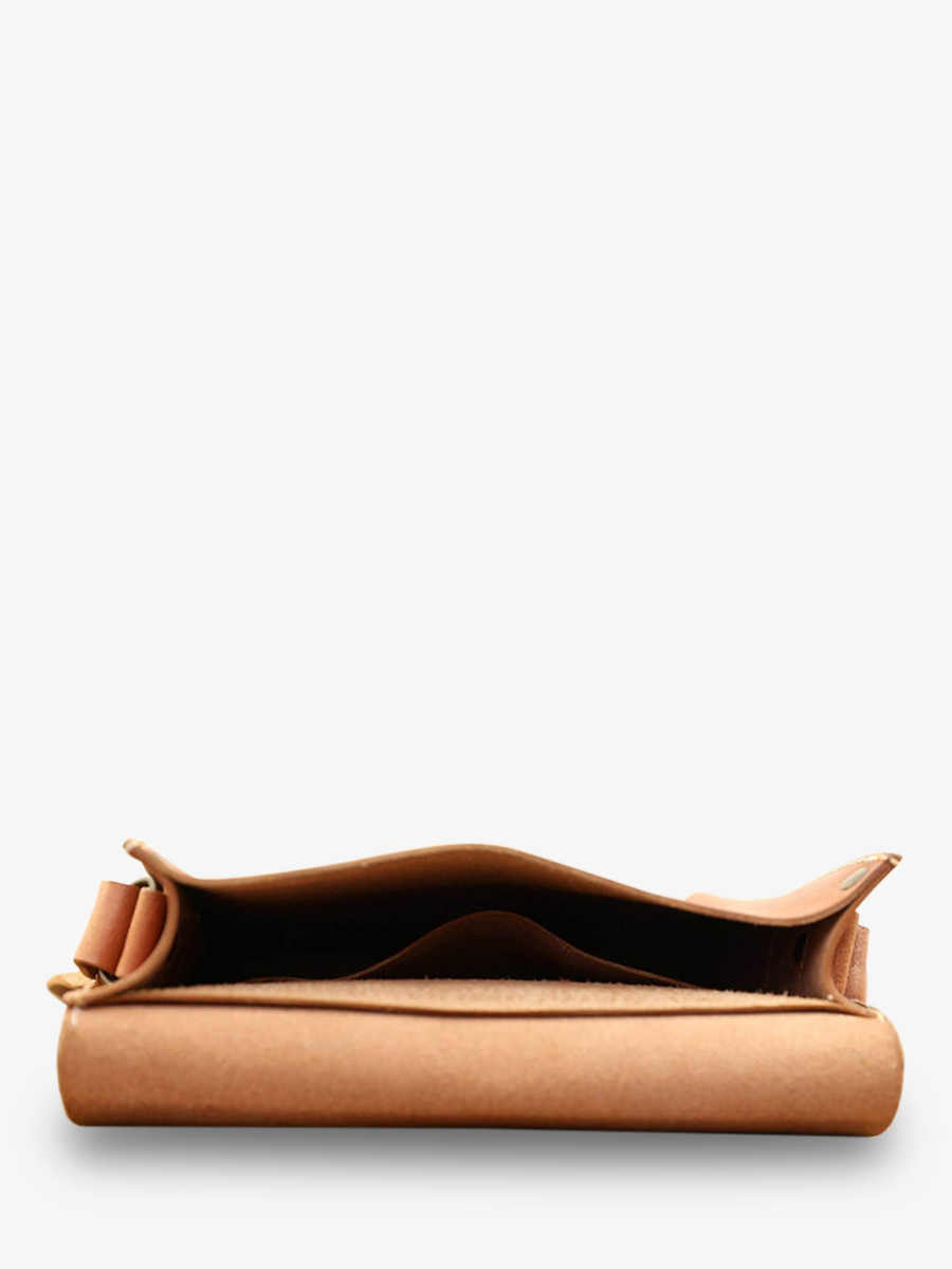 photo-interieur-sacoche-cuir-homme-marron-lejournalier-naturel-paul-marius-p03-l