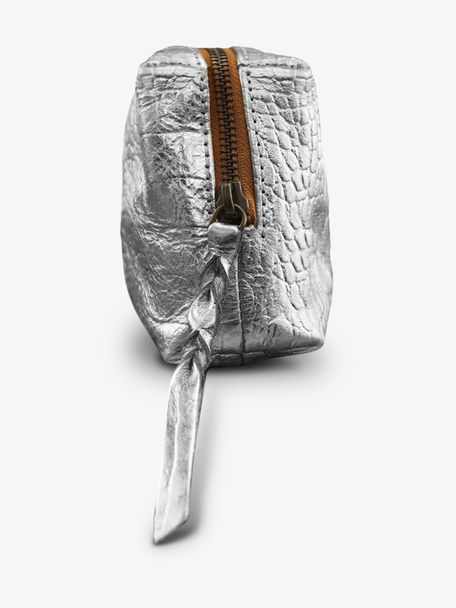 photo-vue-de-cote-pochette-cuir-femme-argente-adele-caiman-argente-paul-marius-m500-c-s